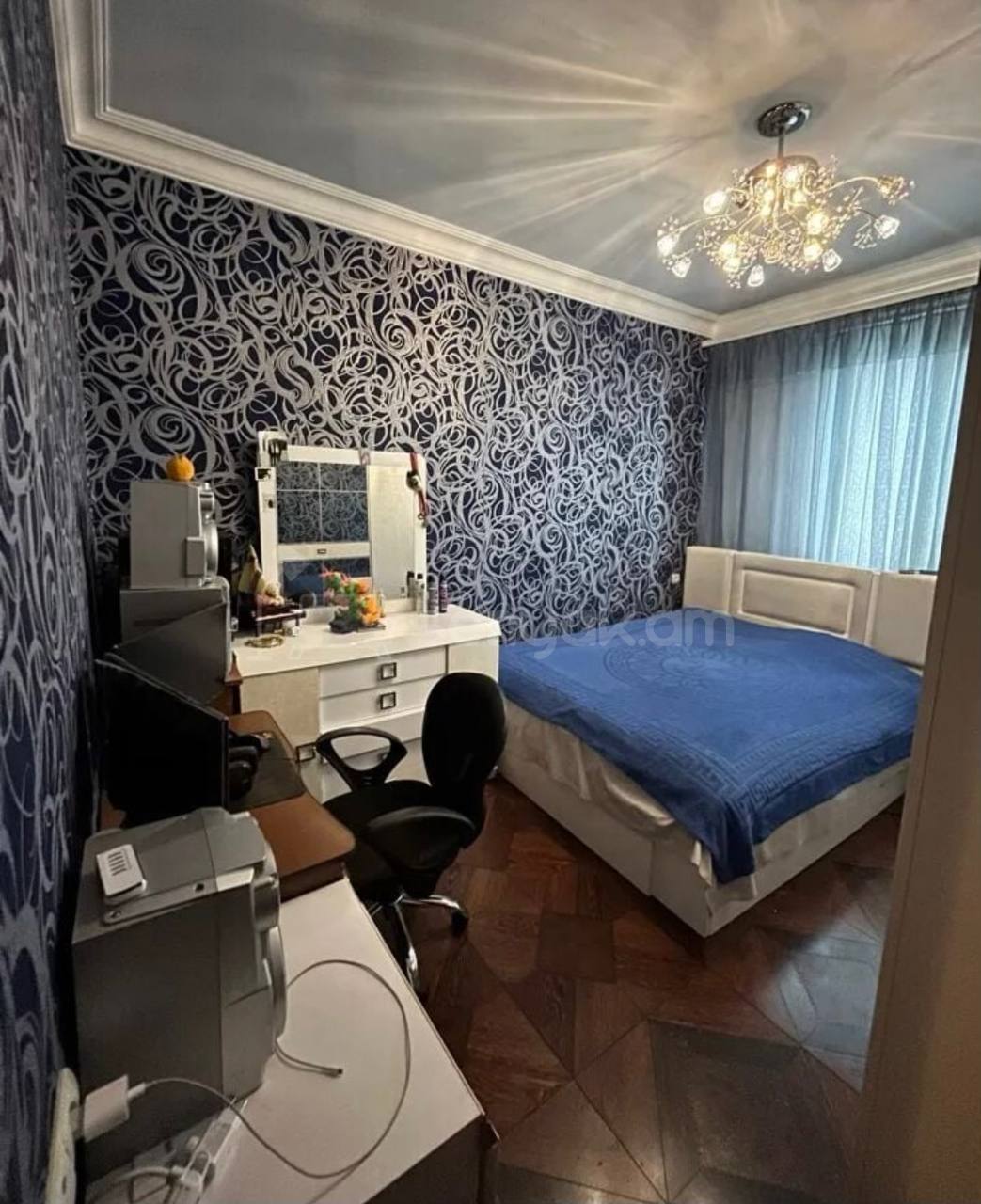 4 Սենյականոց Բնակարան Քարե Շենքում, 100քմ, 4/5 հարկ, Կապիտալ Վերանորոգված