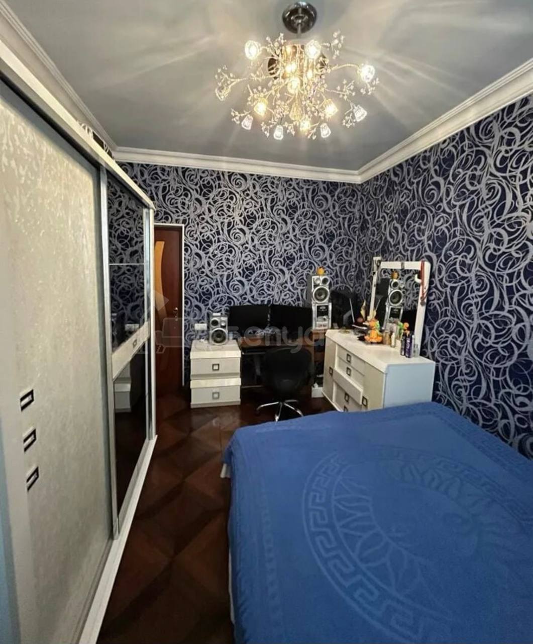 4 Սենյականոց Բնակարան Քարե Շենքում, 100քմ, 4/5 հարկ, Կապիտալ Վերանորոգված