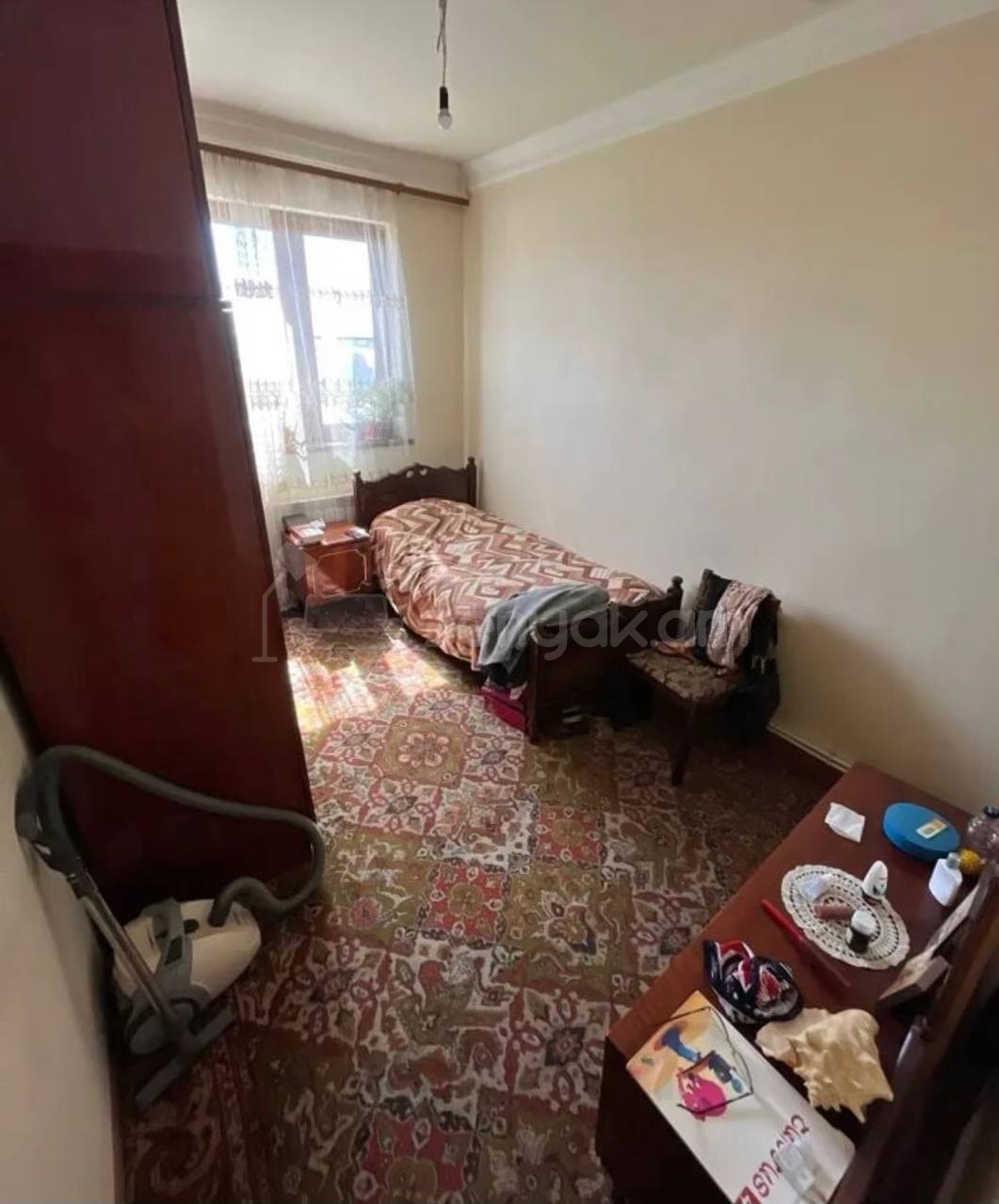 4 Սենյականոց Բնակարան Քարե Շենքում, 100քմ, 4/5 հարկ, Կապիտալ Վերանորոգված