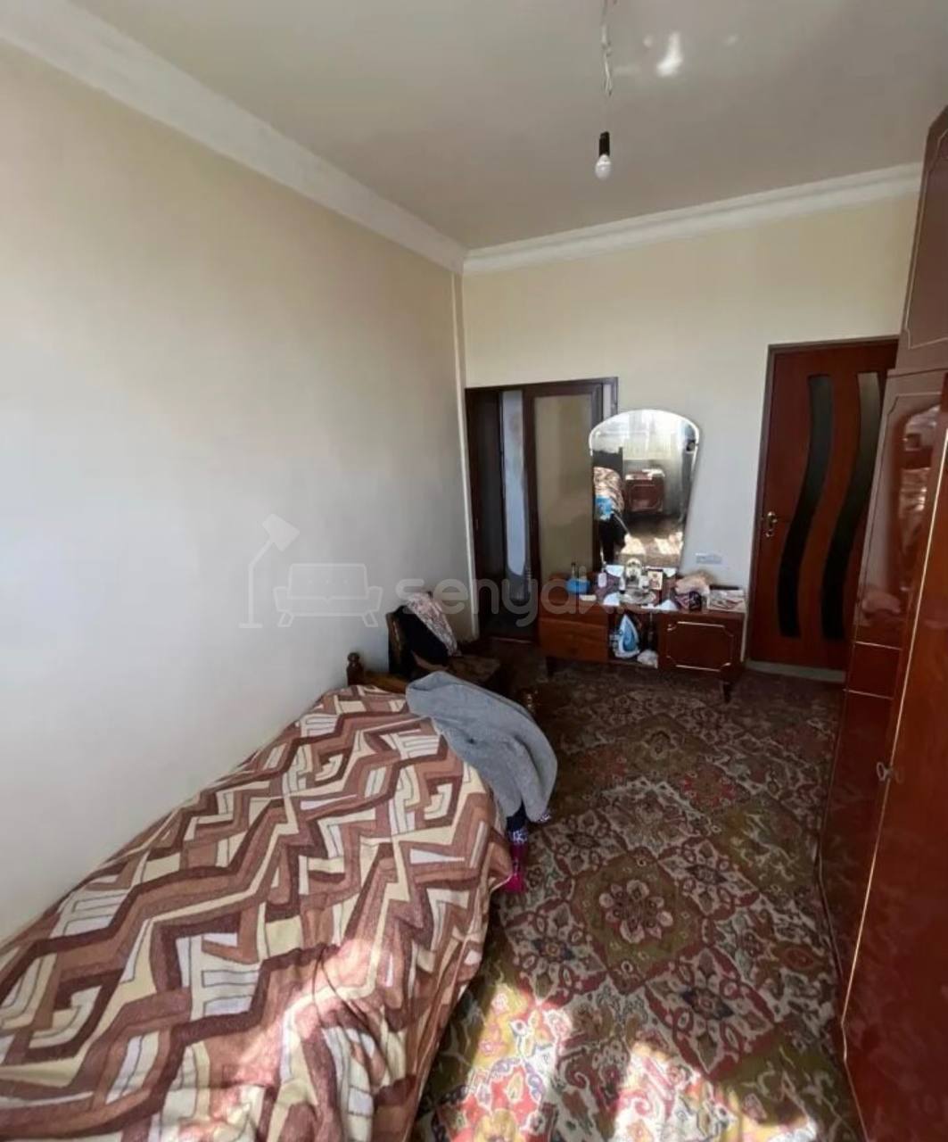 4 Սենյականոց Բնակարան Քարե Շենքում, 100քմ, 4/5 հարկ, Կապիտալ Վերանորոգված