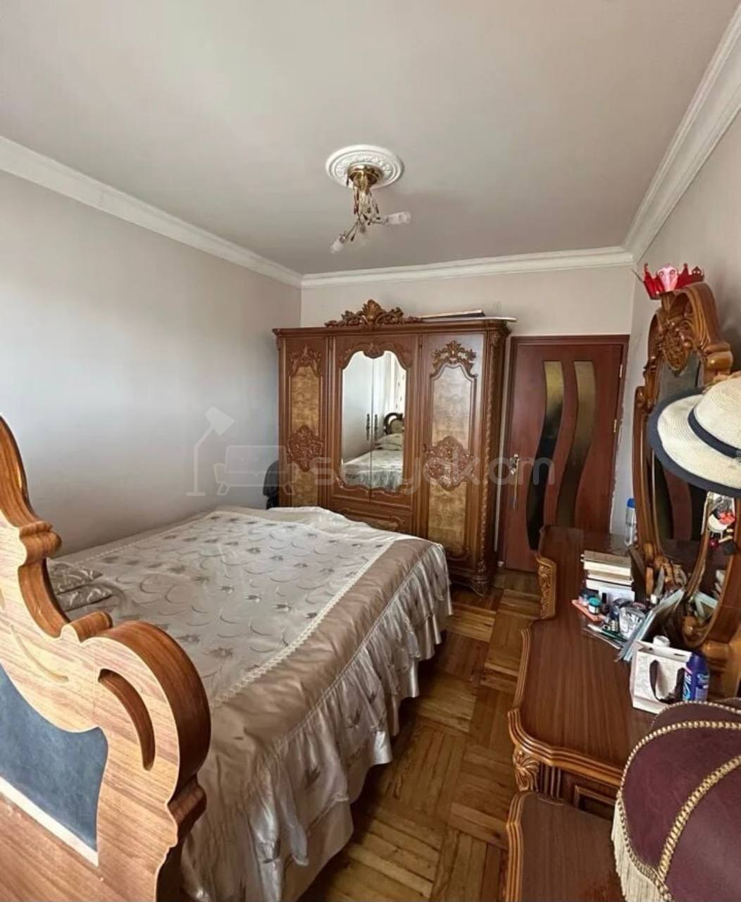 4 Սենյականոց Բնակարան Քարե Շենքում, 100քմ, 4/5 հարկ, Կապիտալ Վերանորոգված