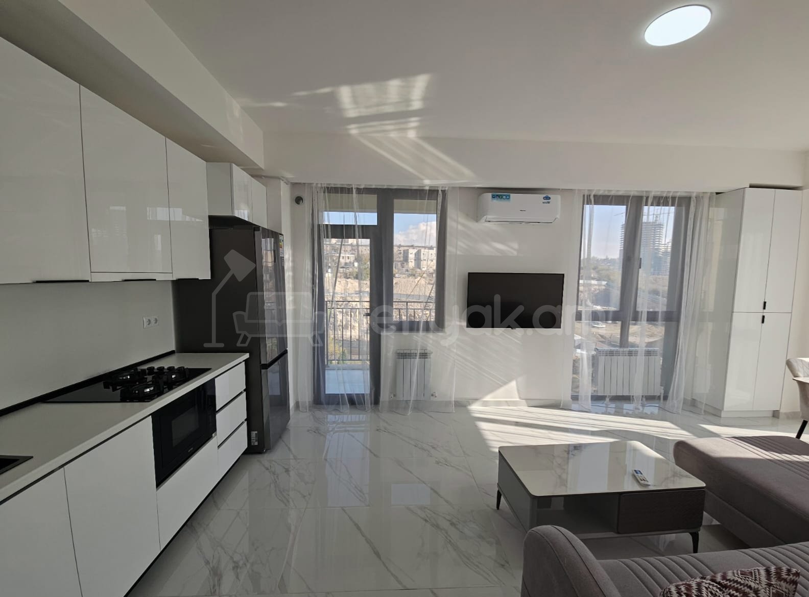 3 Սենյականոց Բնակարան Նորակառույցում, 77քմ, 3/14 հարկ, Դիզայներական Վերանորոգված