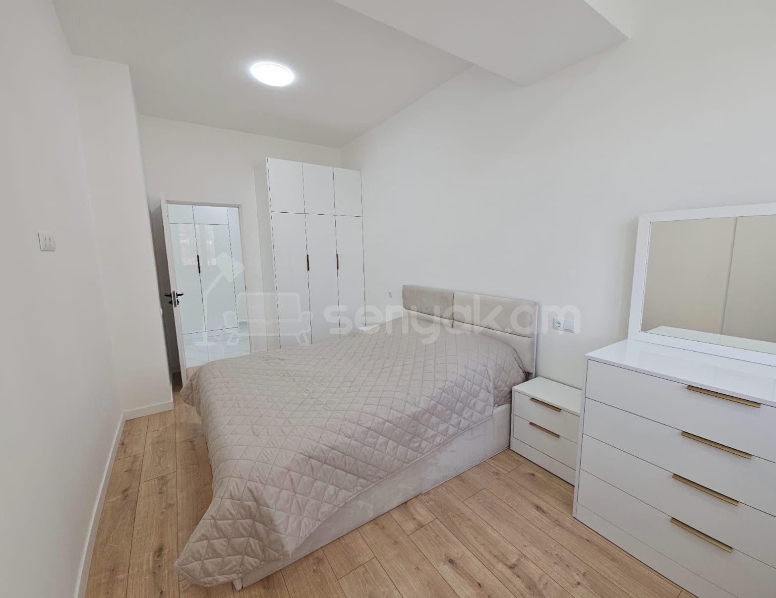 3 Սենյականոց Բնակարան Նորակառույցում, 77քմ, 3/14 հարկ, Դիզայներական Վերանորոգված