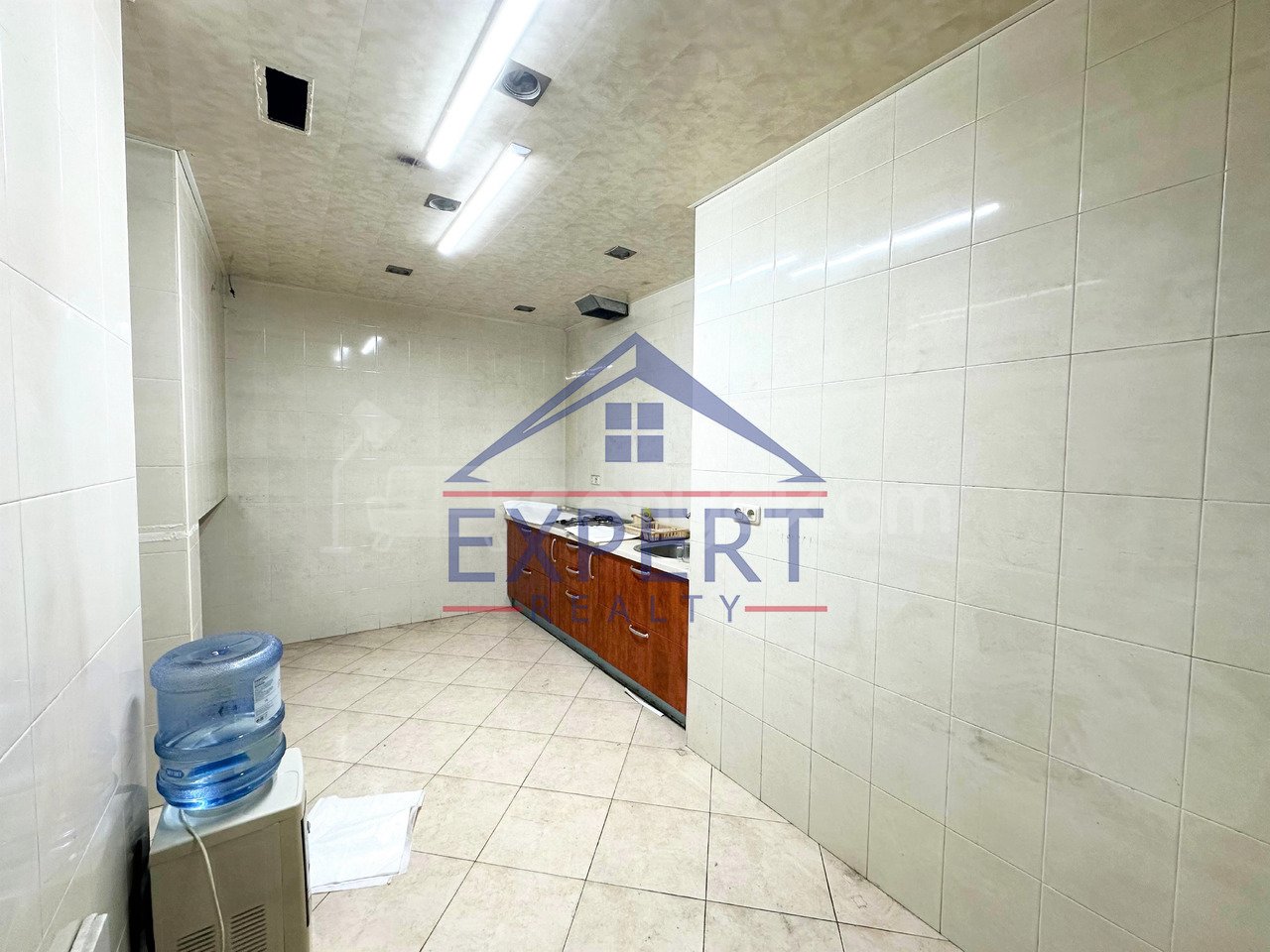 Առևտրի Տարածք, 97քմ, Կապիտալ Վերանորոգված