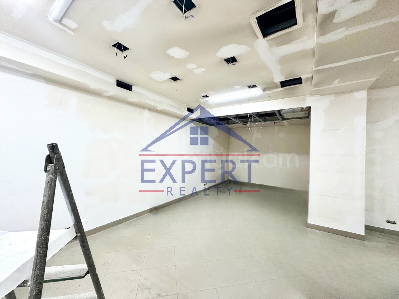 Առևտրի Տարածք, 97քմ, Կապիտալ Վերանորոգված