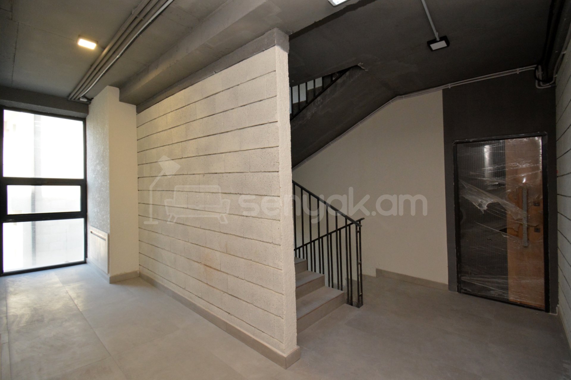 3 Սենյականոց Բնակարան Նորակառույցում, 97քմ, 2/4 հարկ, Զրոյական Վիճակում