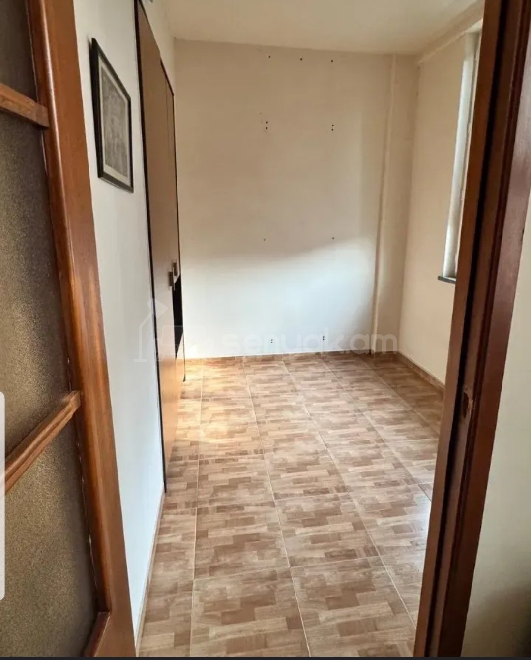 3 Սենյականոց Բնակարան Քարե Շենքում, 75քմ, 5/5 հարկ, Կապիտալ Վերանորոգված