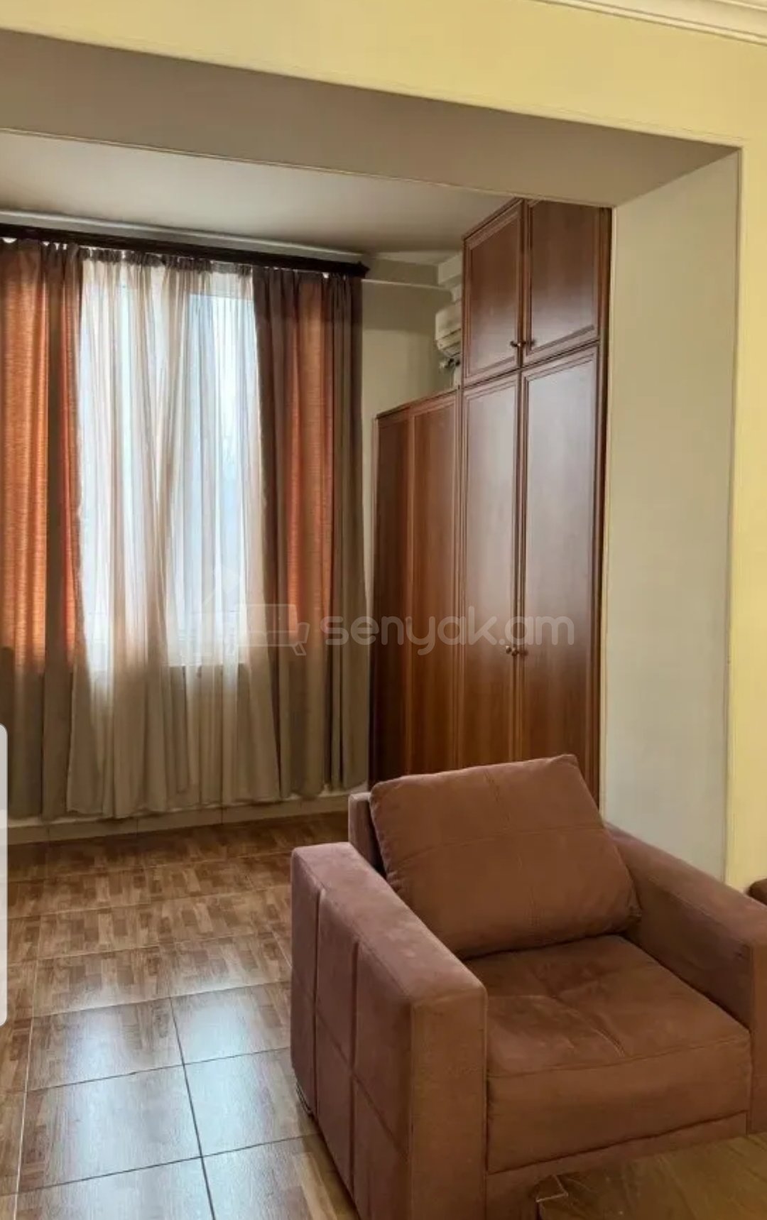 3 Սենյականոց Բնակարան Քարե Շենքում, 75քմ, 5/5 հարկ, Կապիտալ Վերանորոգված