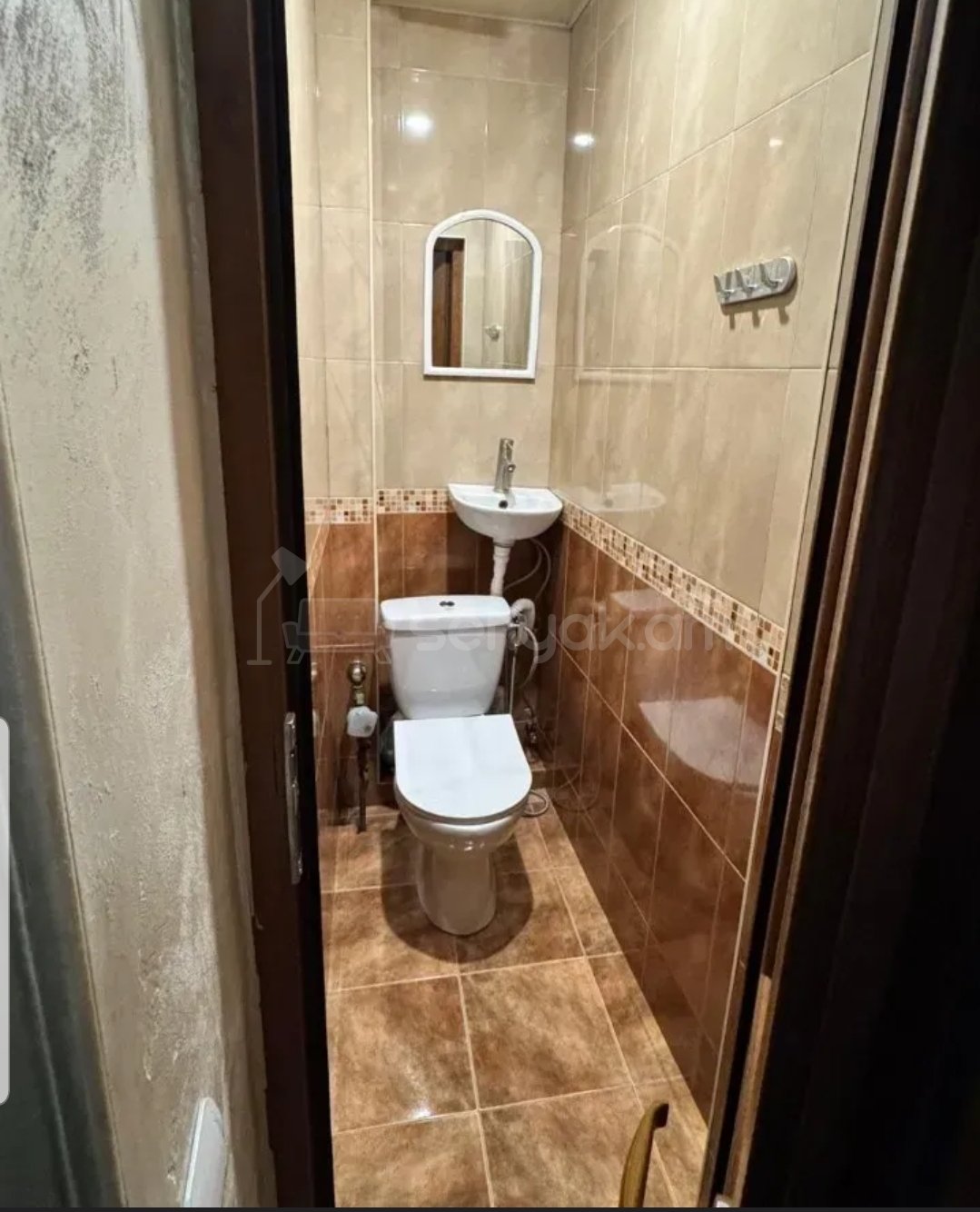 3 Սենյականոց Բնակարան Քարե Շենքում, 75քմ, 5/5 հարկ, Կապիտալ Վերանորոգված