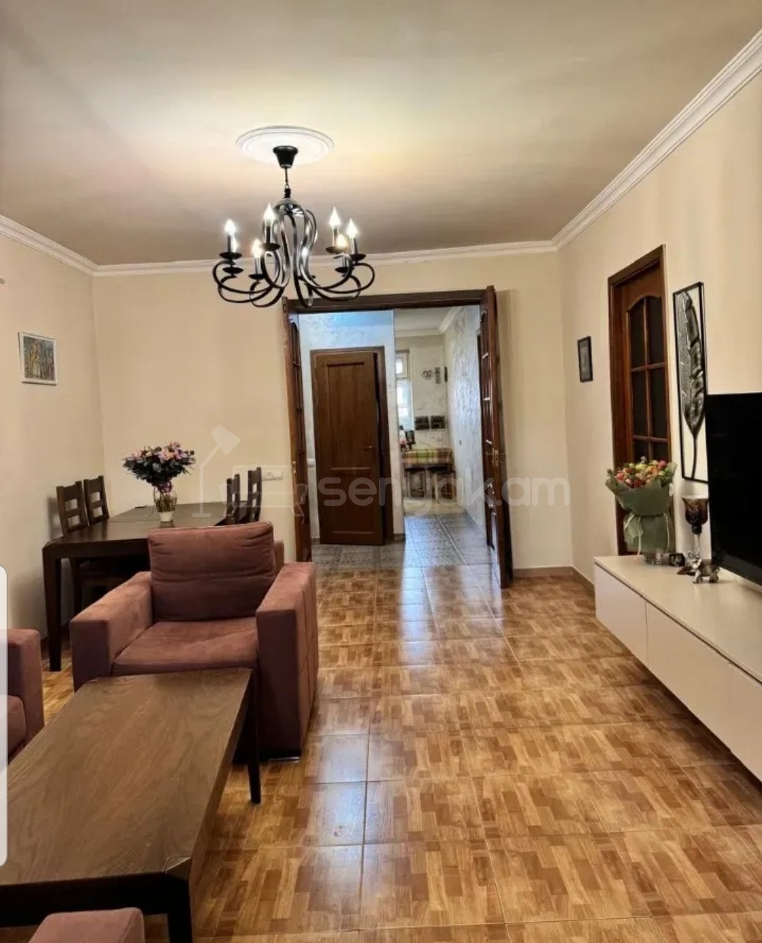 3 Սենյականոց Բնակարան Քարե Շենքում, 75քմ, 5/5 հարկ, Կապիտալ Վերանորոգված