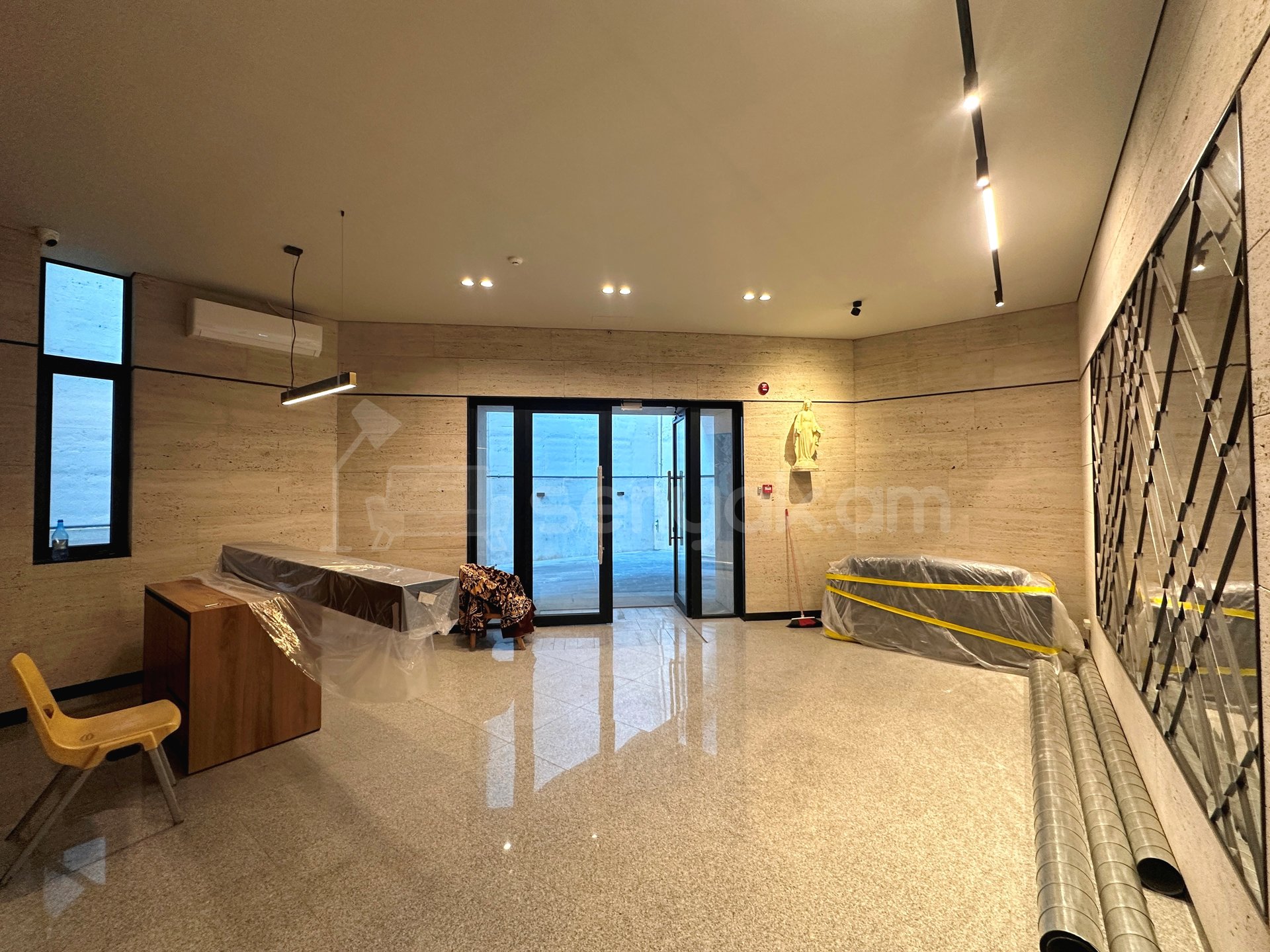 Նորակառույց Առևտրի Տարածք, 320քմ