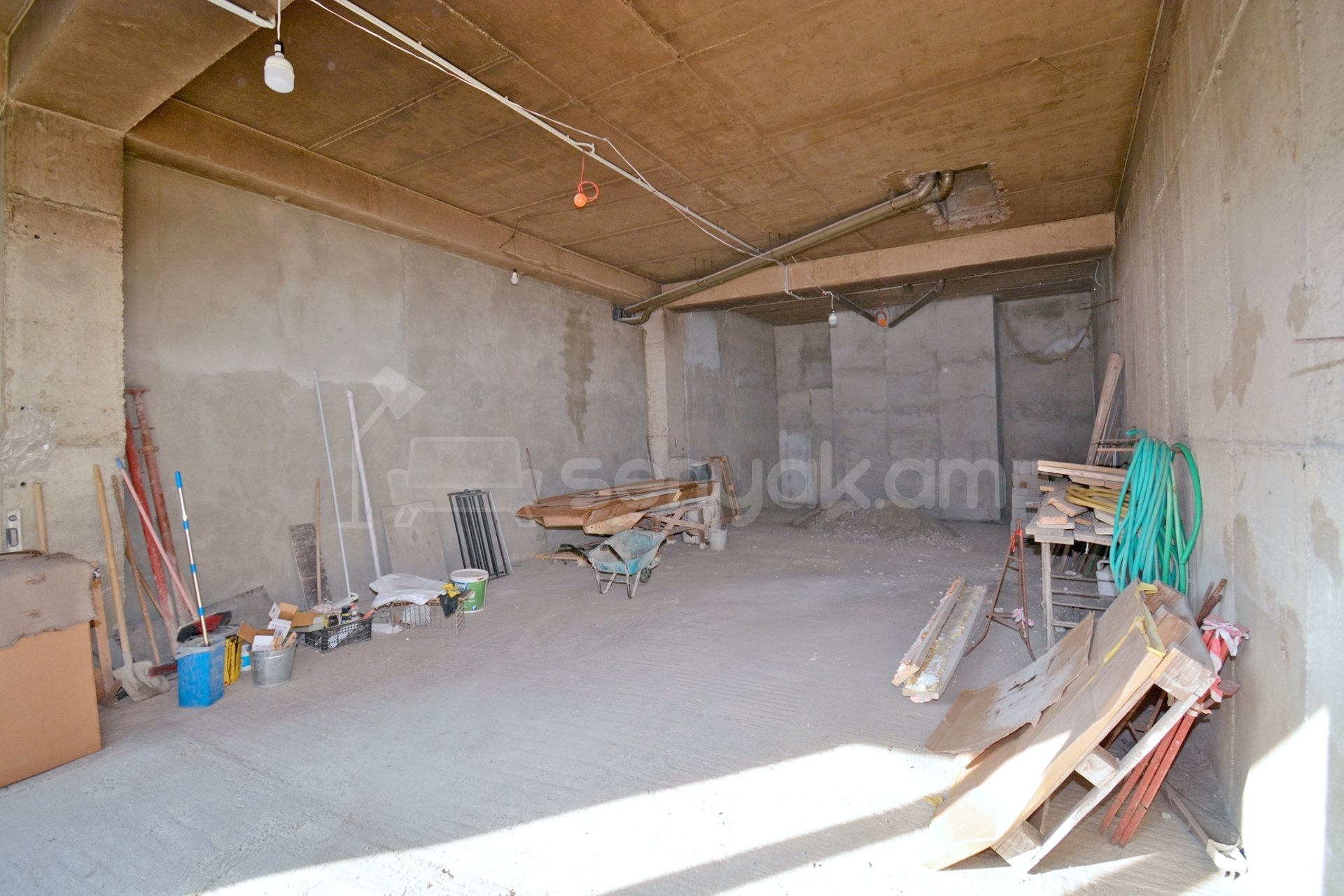 Նորակառույց Առևտրի Տարածք, 320քմ