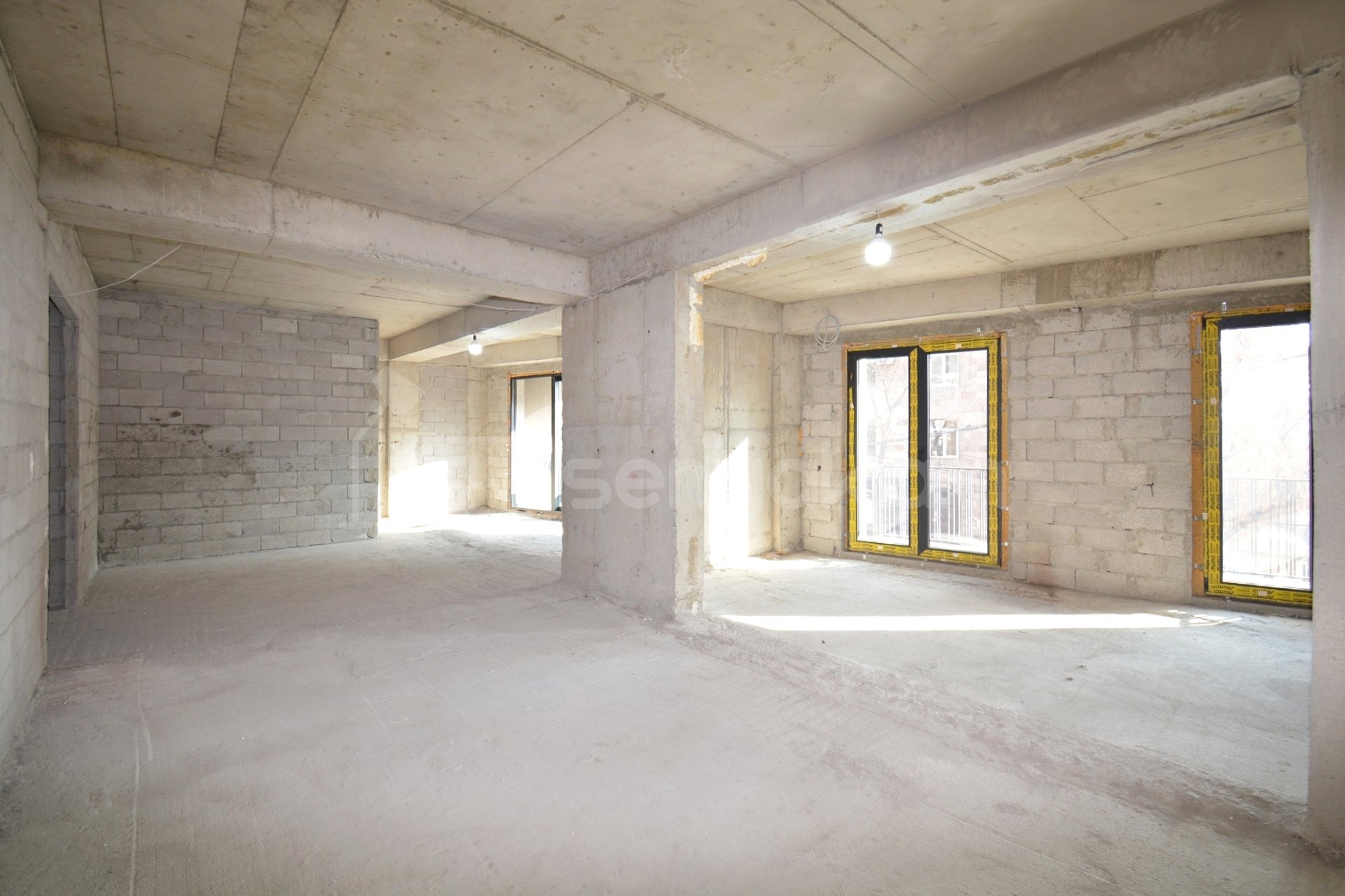 Նորակառույց Առևտրի Տարածք, 320քմ