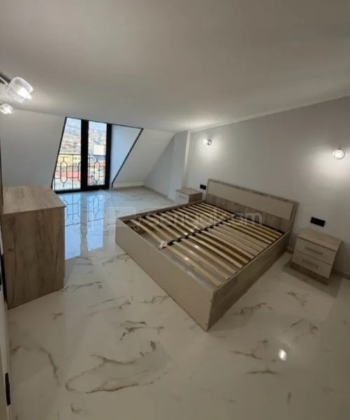 2 Սենյականոց Բնակարան Քարե Շենքում, 70քմ, 5/5 հարկ, Կապիտալ Վերանորոգված, Կահավորված, Արևկող