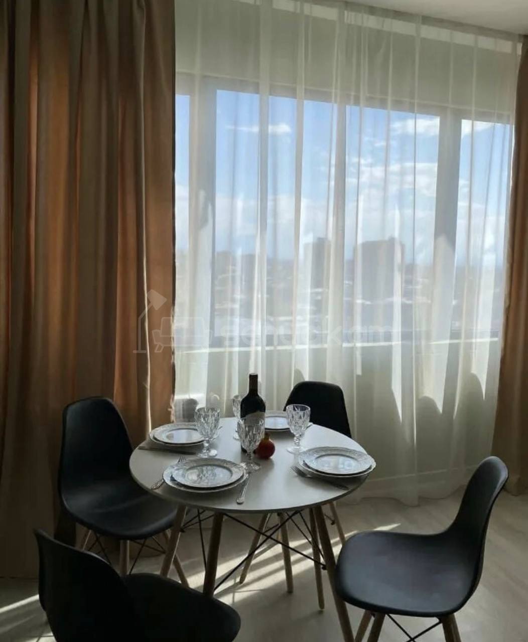 2 Սենյականոց Բնակարան Քարե Շենքում, 84քմ, 10/14 հարկ, Կապիտալ Վերանորոգված