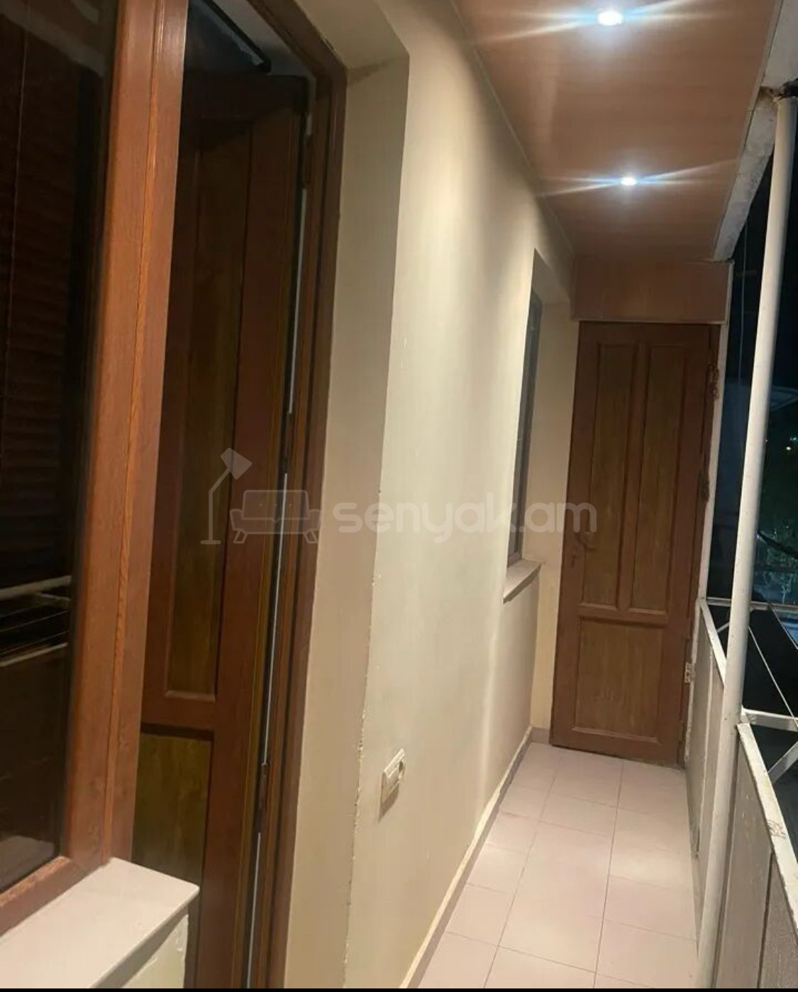 3 Սենյականոց Բնակարան Քարե Շենքում, 80քմ, 2/5 հարկ, Կապիտալ Վերանորոգված