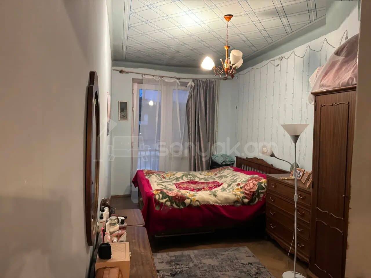 3 Սենյականոց Բնակարան Քարե Շենքում, 70քմ, 5/5 հարկ, Պետական Վիճակում