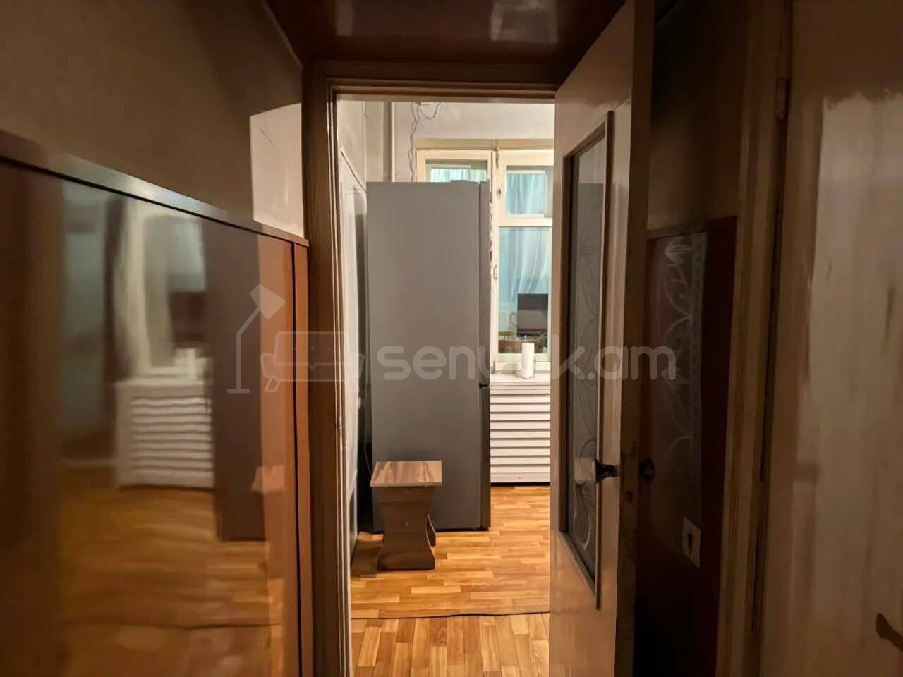 3 Սենյականոց Բնակարան Քարե Շենքում, 70քմ, 5/5 հարկ, Պետական Վիճակում