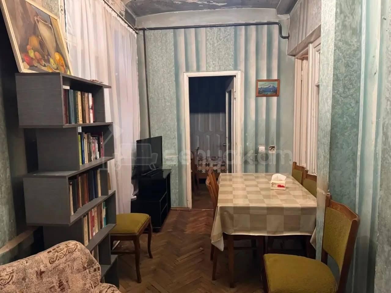 3 Սենյականոց Բնակարան Քարե Շենքում, 70քմ, 5/5 հարկ, Պետական Վիճակում