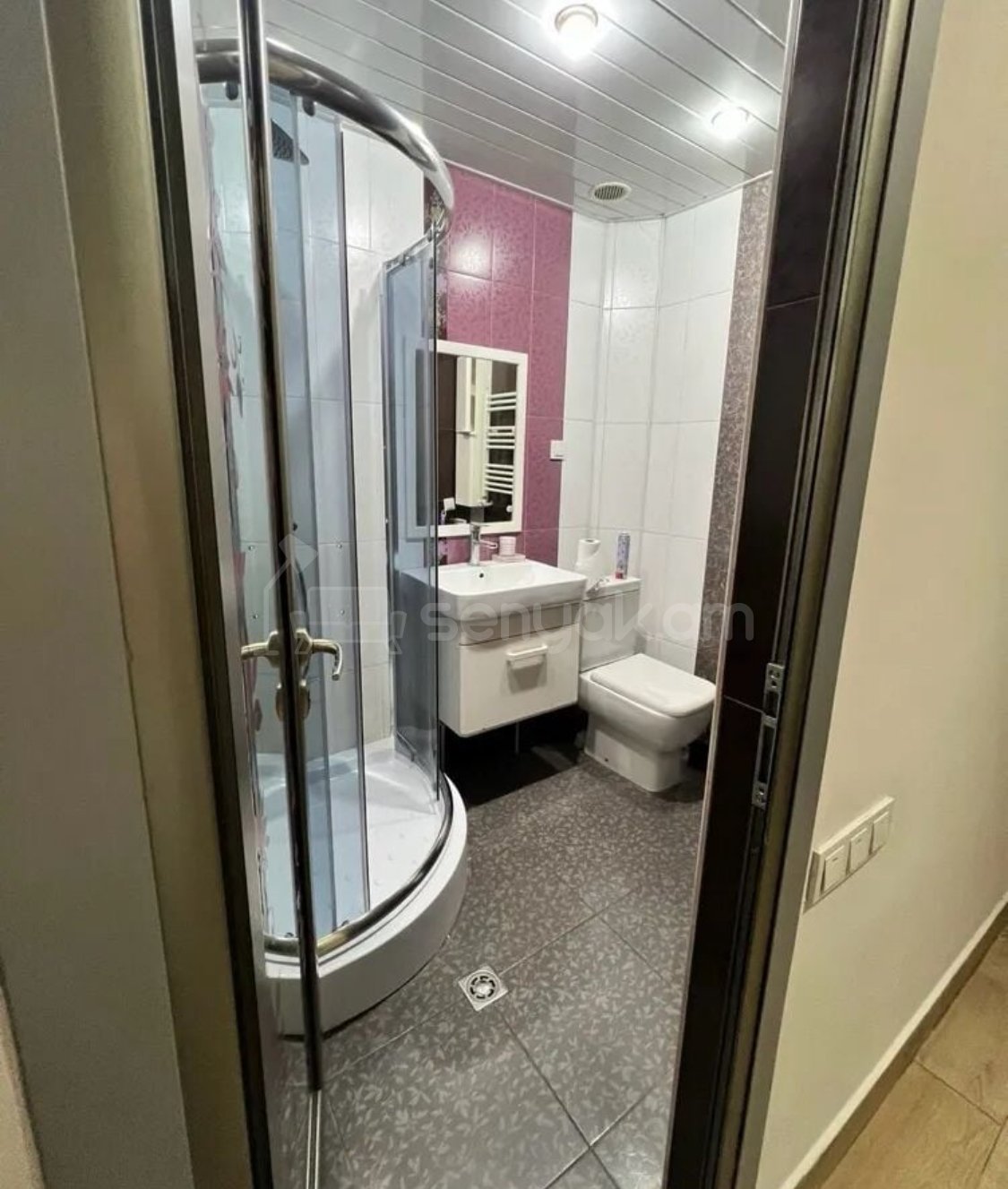 2 Սենյականոց Բնակարան Քարե Շենքում, 56քմ, 4/5 հարկ, Դիզայներական Վերանորոգված