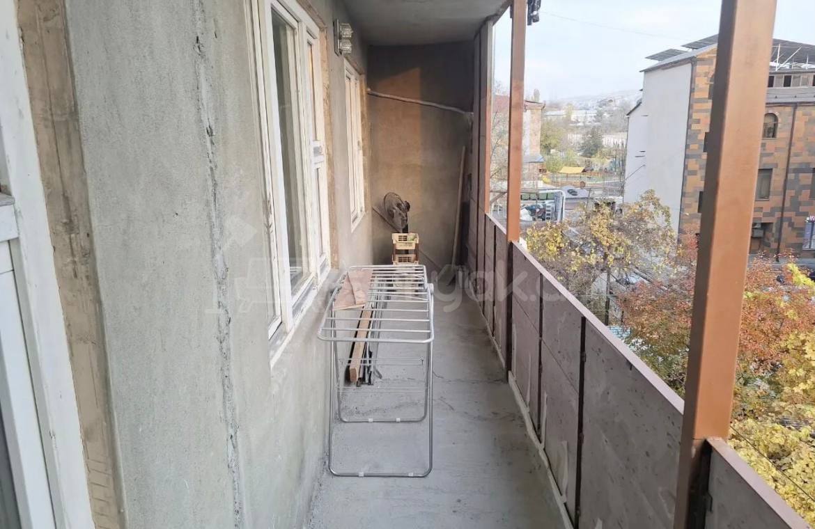 4 Սենյականոց Բնակարան Քարե Շենքում, 120քմ, 3/4 հարկ, Կապիտալ Վերանորոգված, Կահավորված, Արևկող