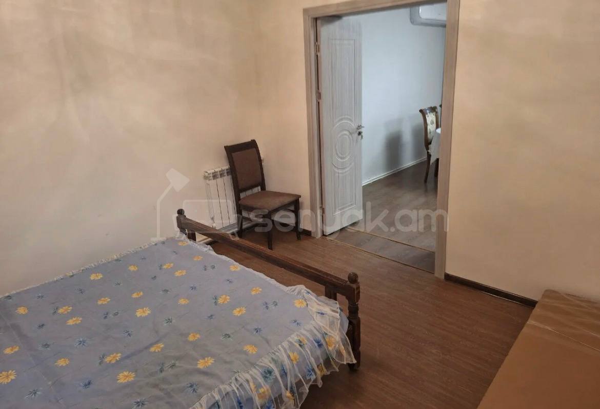 4 Սենյականոց Բնակարան Քարե Շենքում, 120քմ, 3/4 հարկ, Կապիտալ Վերանորոգված, Կահավորված, Արևկող