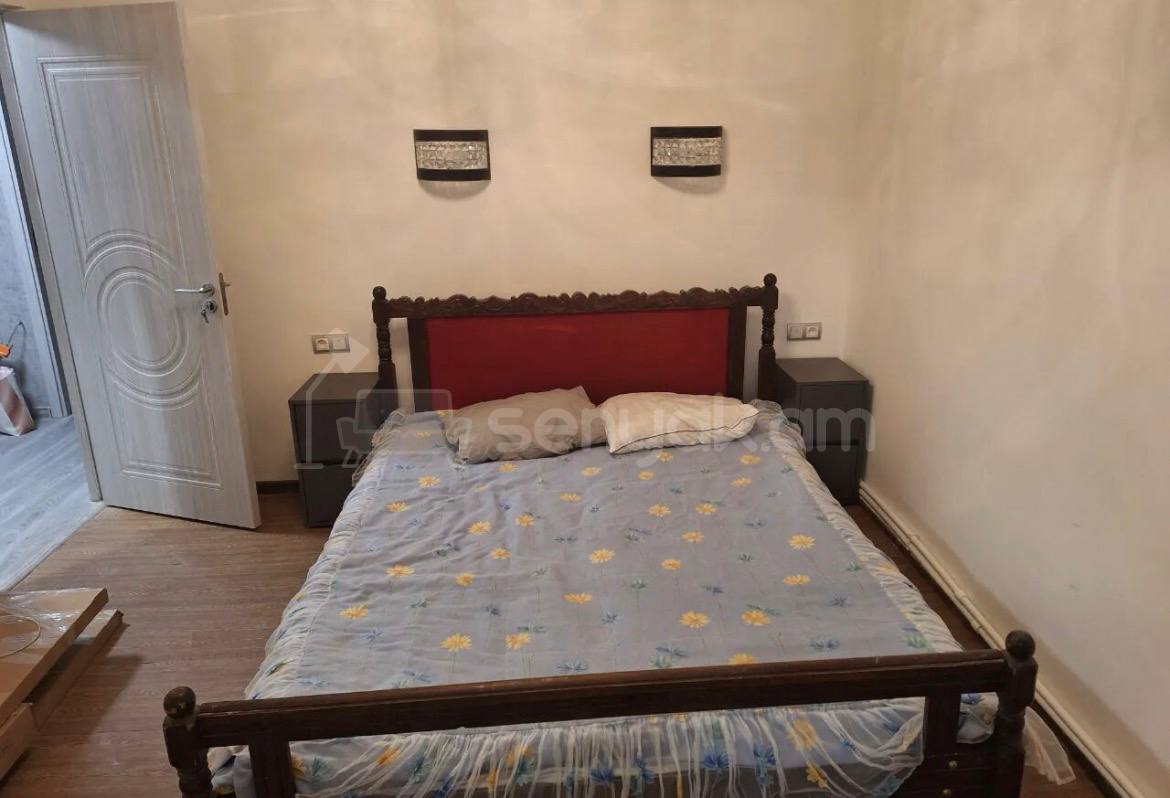 4 Սենյականոց Բնակարան Քարե Շենքում, 120քմ, 3/4 հարկ, Կապիտալ Վերանորոգված, Կահավորված, Արևկող