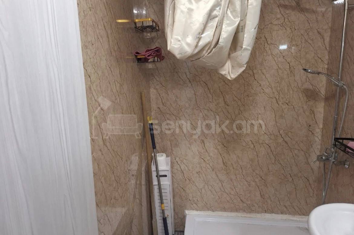 4 Սենյականոց Բնակարան Քարե Շենքում, 120քմ, 3/4 հարկ, Կապիտալ Վերանորոգված, Կահավորված, Արևկող