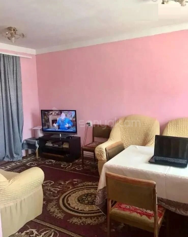 3 Սենյականոց Բնակարան Քարե Շենքում, 94քմ, 3/4 հարկ, Նորմալ Վիճակում