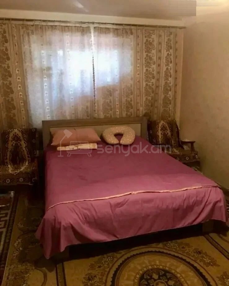 3 Սենյականոց Բնակարան Քարե Շենքում, 94քմ, 3/4 հարկ, Նորմալ Վիճակում