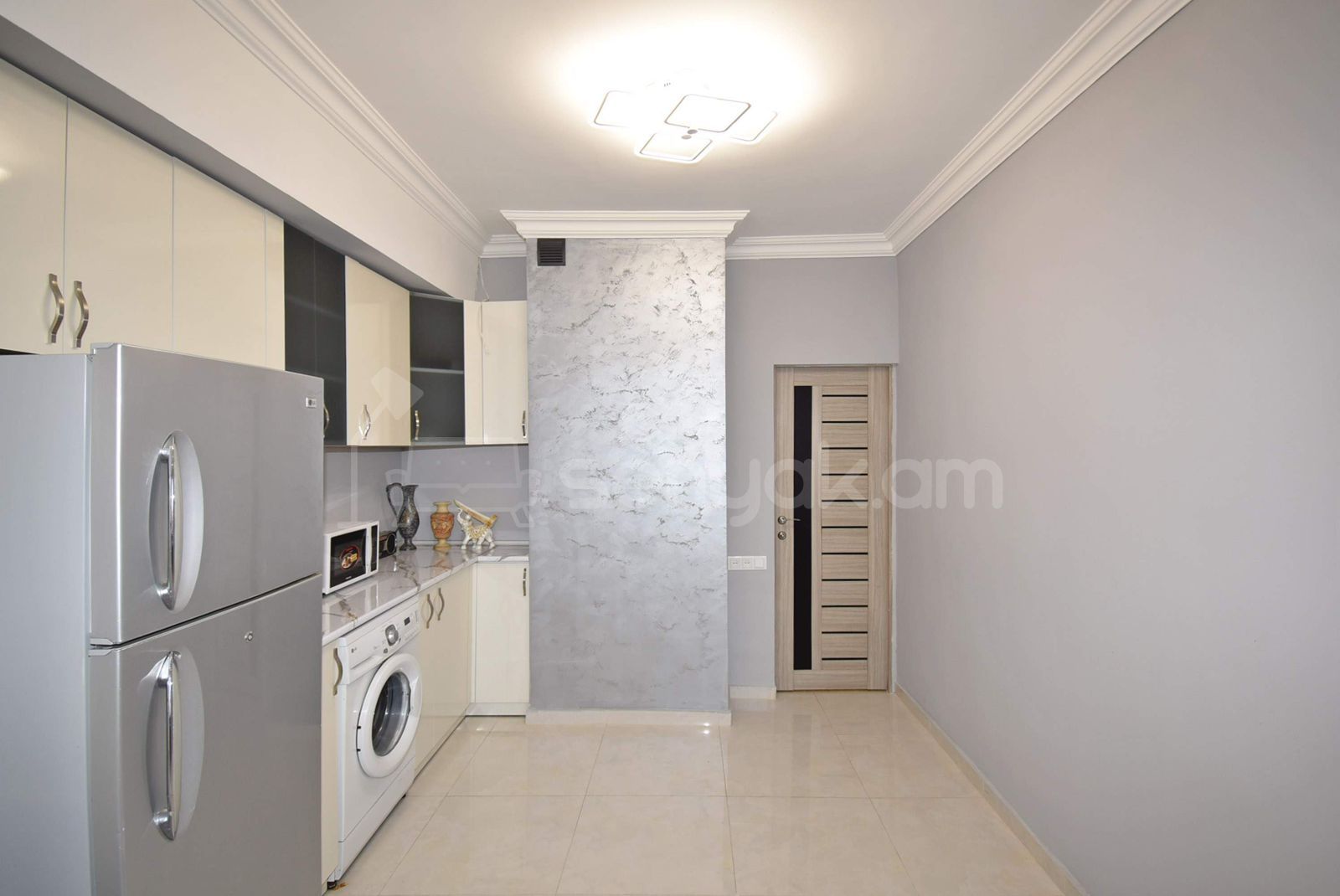 2 Սենյականոց Բնակարան, 75քմ, 2/9 հարկ, Կապիտալ Վերանորոգված, Կահավորված, Արևկող