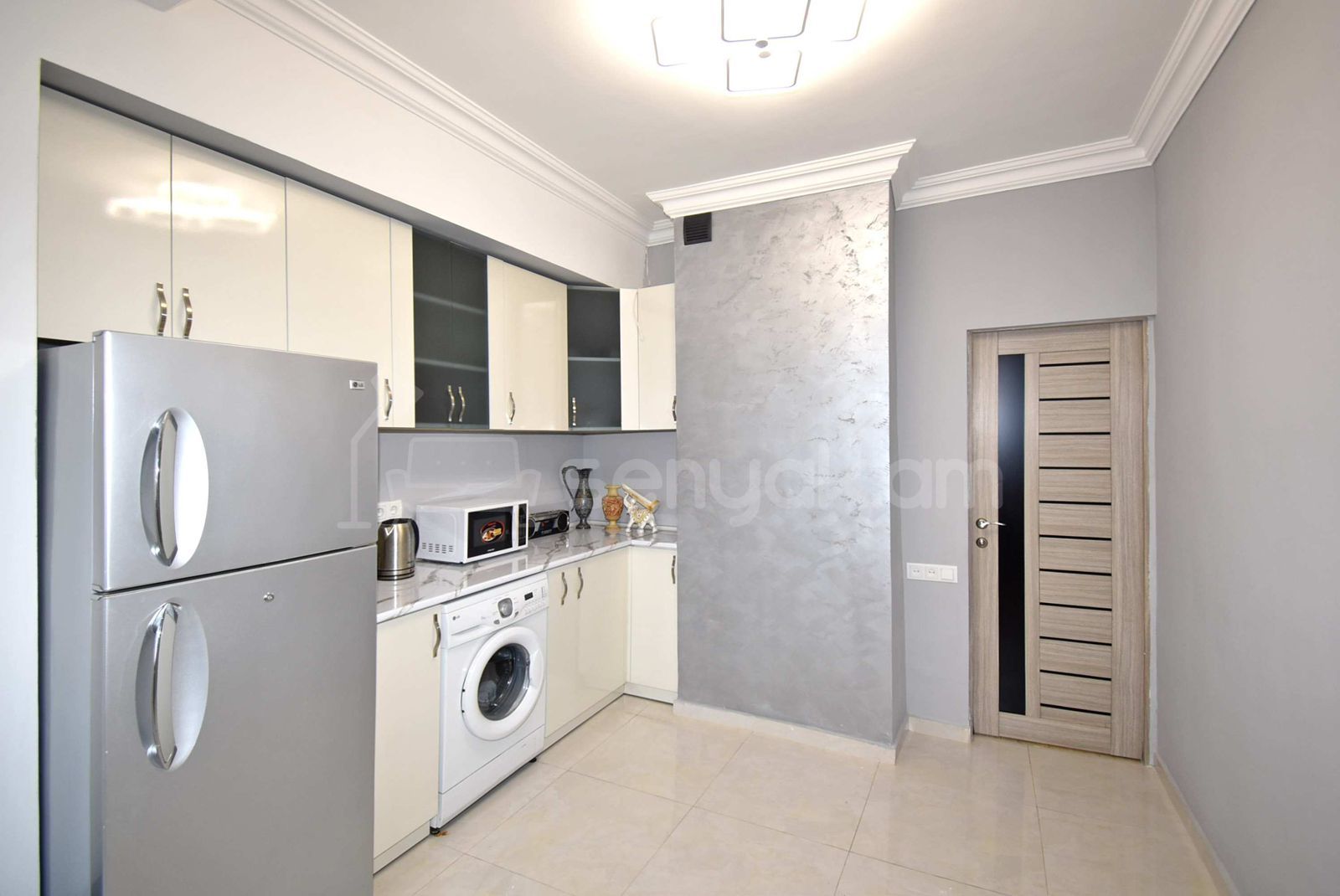 2 Սենյականոց Բնակարան, 75քմ, 2/9 հարկ, Կապիտալ Վերանորոգված, Կահավորված, Արևկող