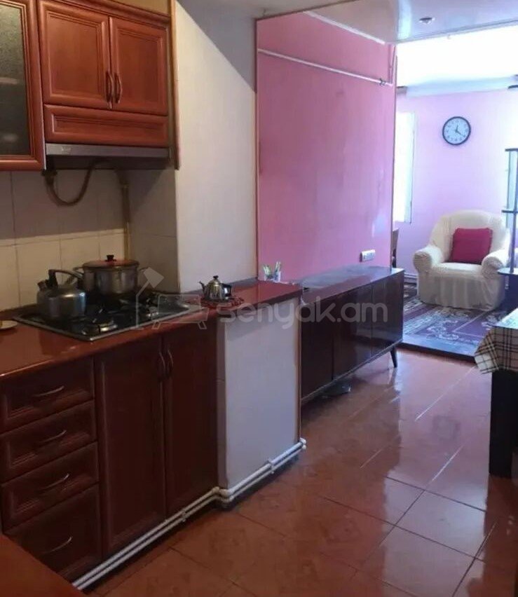 3 Սենյականոց Բնակարան Քարե Շենքում, 91քմ, 3/4 հարկ, Պետական Վիճակում