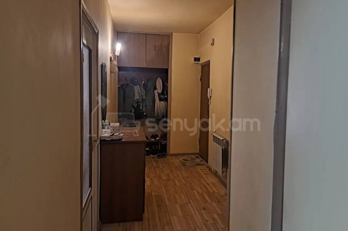 3 Սենյականոց Բնակարան, 78քմ, 4/9 հարկ, Պետական Վիճակում