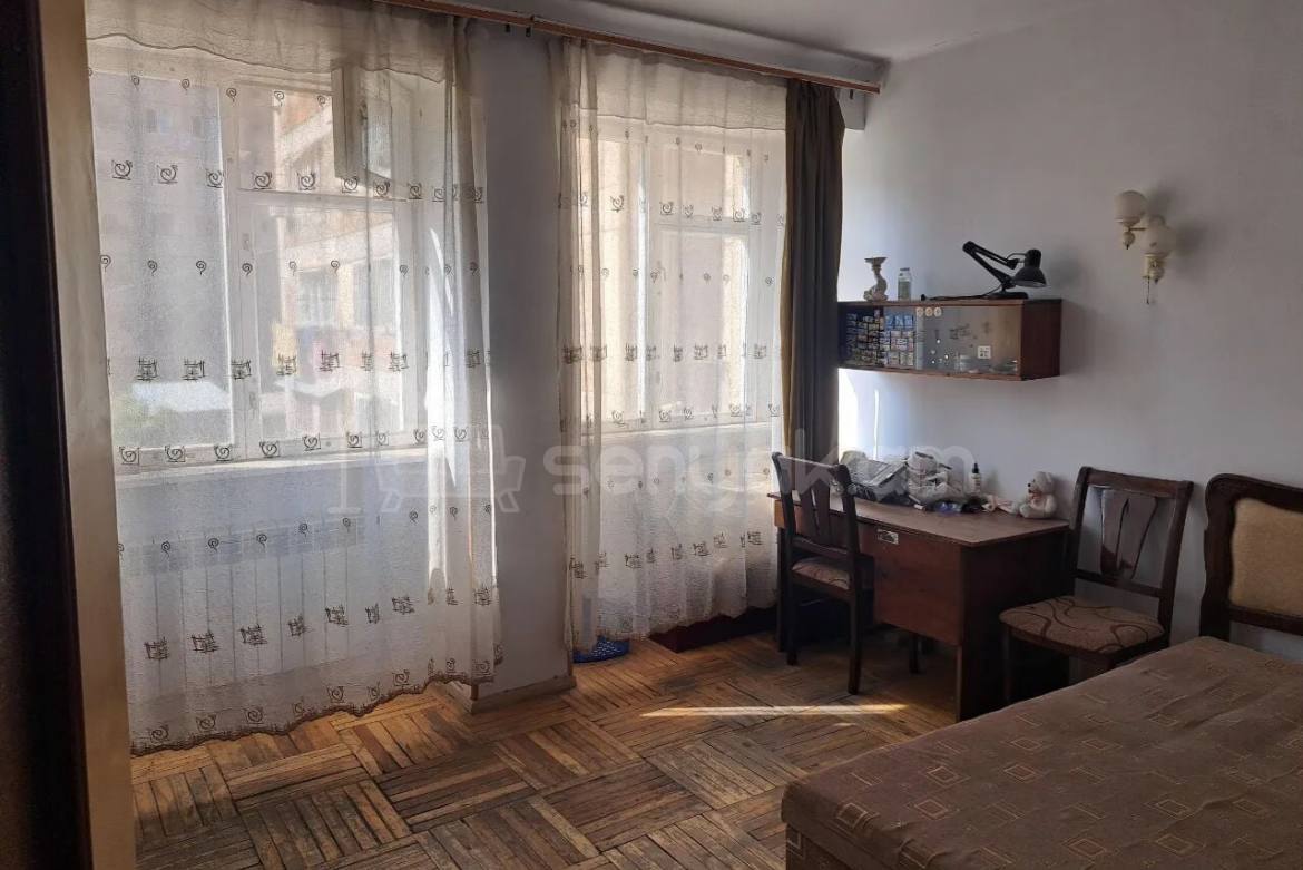 3 Սենյականոց Բնակարան, 78քմ, 4/9 հարկ, Պետական Վիճակում