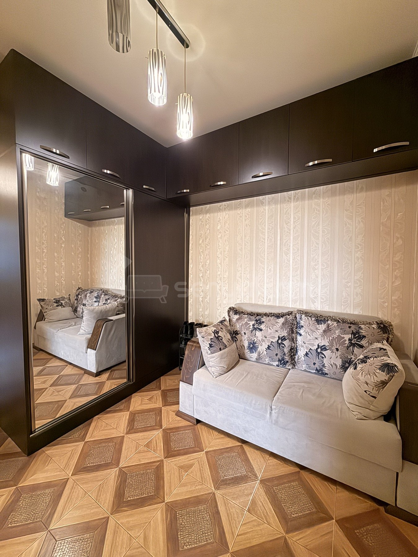 3 Սենյականոց Բնակարան Քարե Շենքում, 60քմ, 2/5 հարկ, Կապիտալ Վերանորոգված