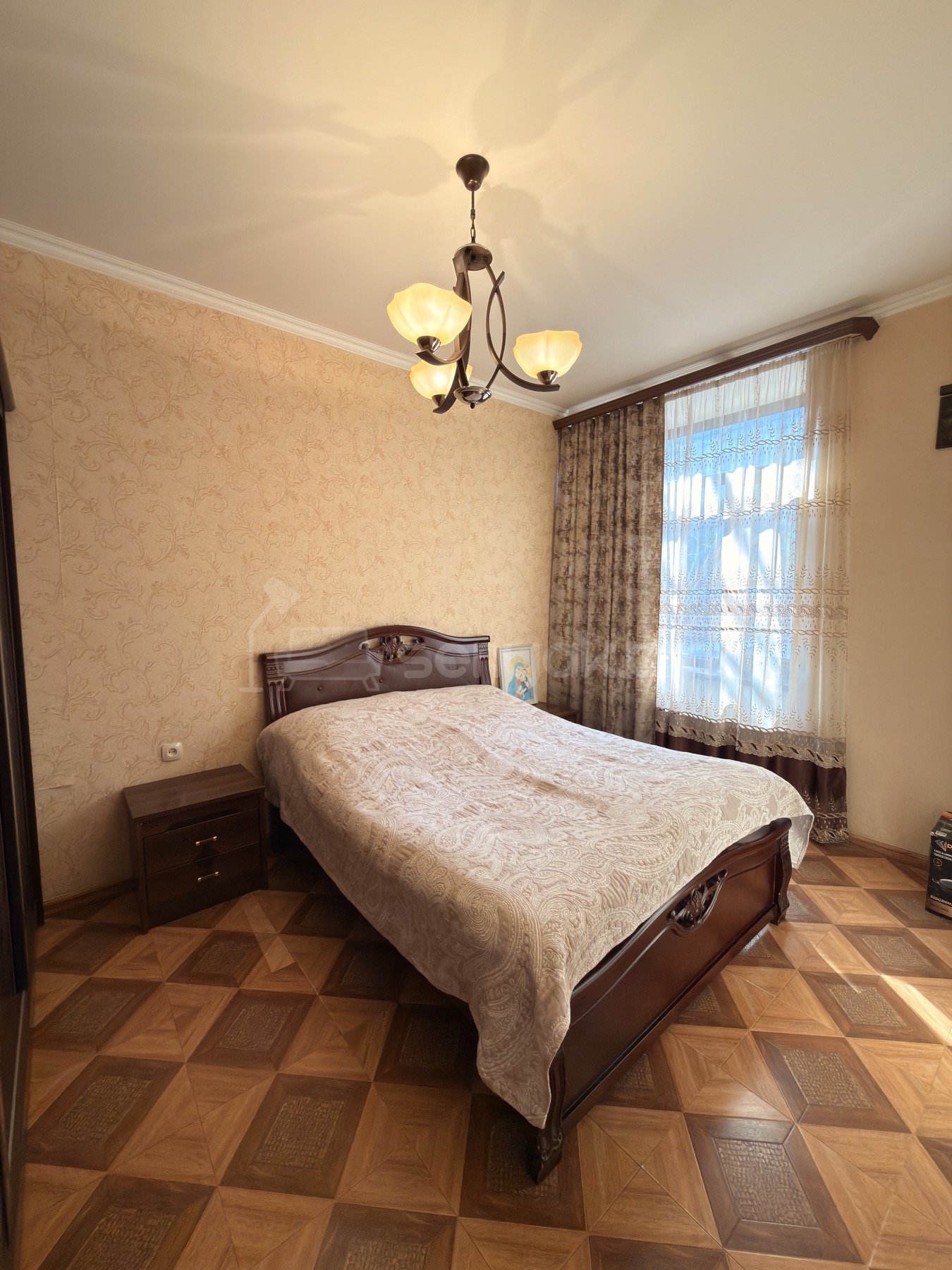 3 Սենյականոց Բնակարան Քարե Շենքում, 60քմ, 2/5 հարկ, Կապիտալ Վերանորոգված