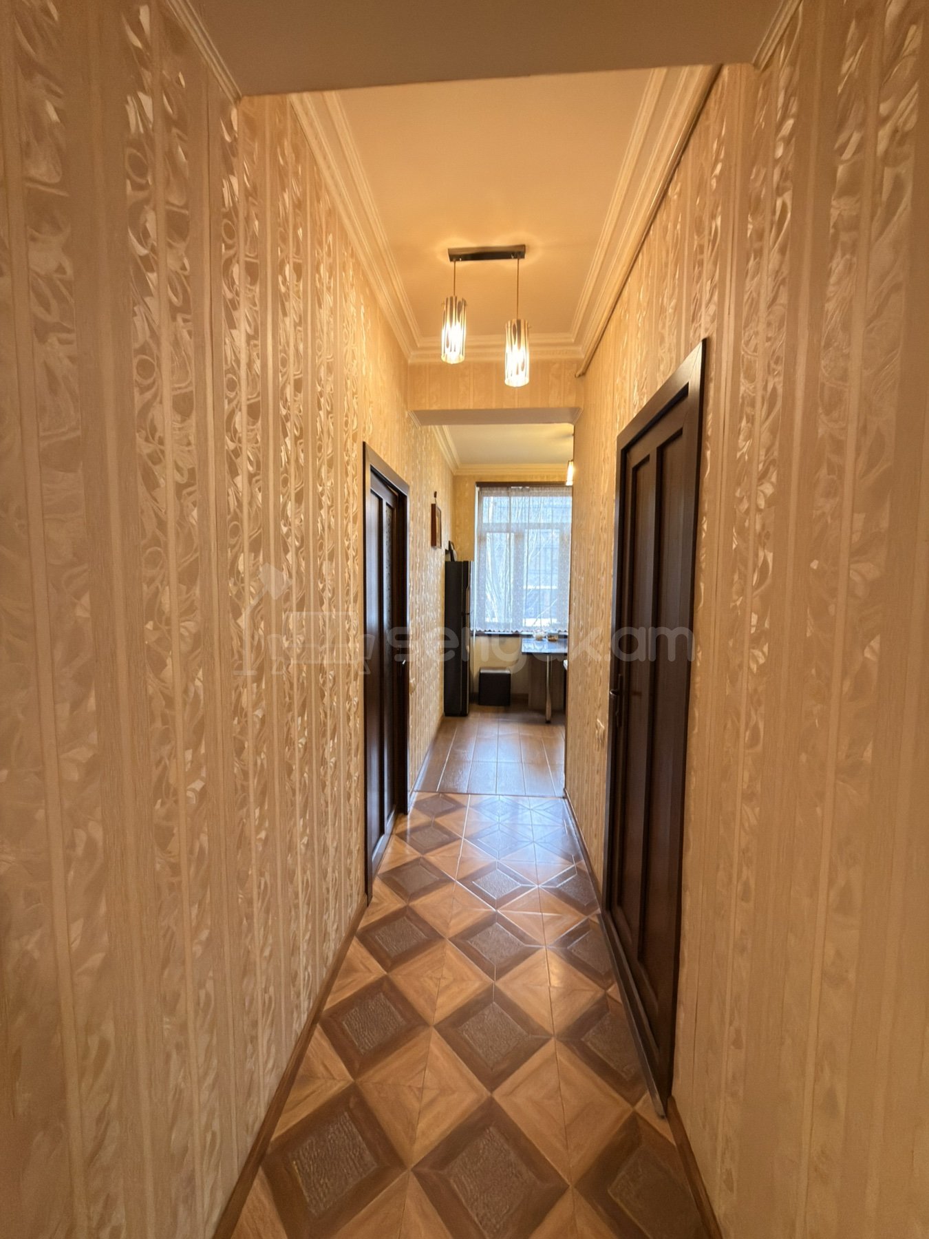 3 Սենյականոց Բնակարան Քարե Շենքում, 60քմ, 2/5 հարկ, Կապիտալ Վերանորոգված