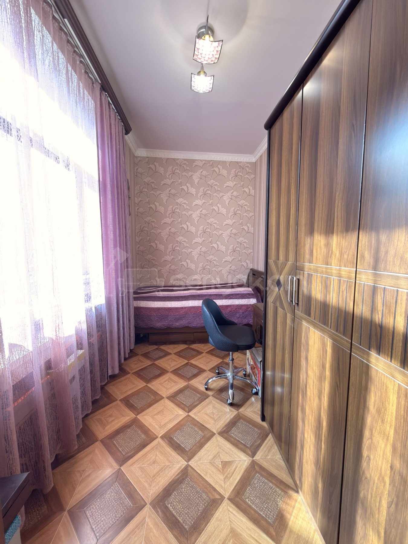 3 Սենյականոց Բնակարան Քարե Շենքում, 60քմ, 2/5 հարկ, Կապիտալ Վերանորոգված