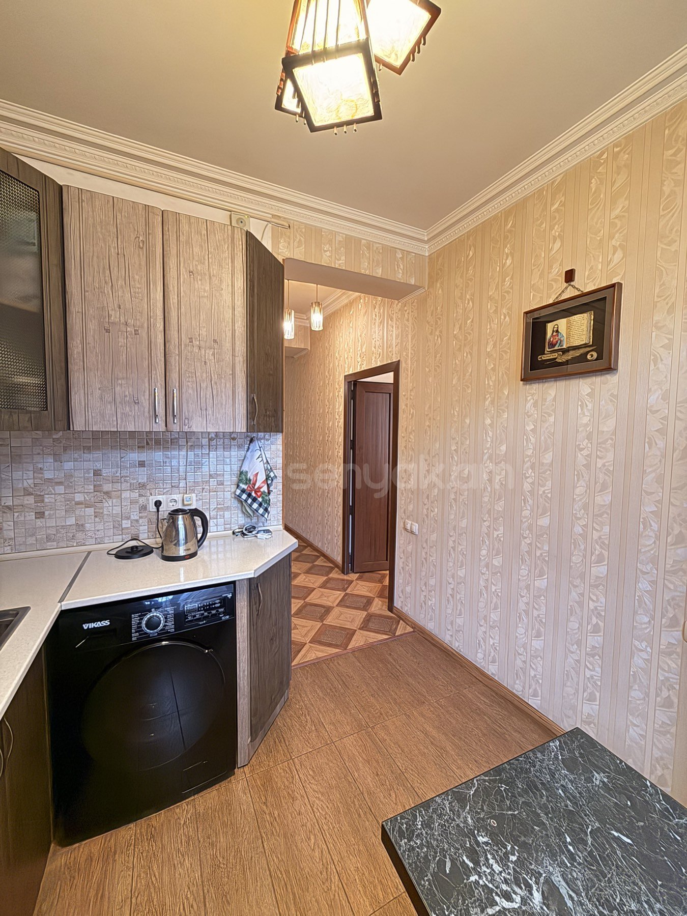 3 Սենյականոց Բնակարան Քարե Շենքում, 60քմ, 2/5 հարկ, Կապիտալ Վերանորոգված