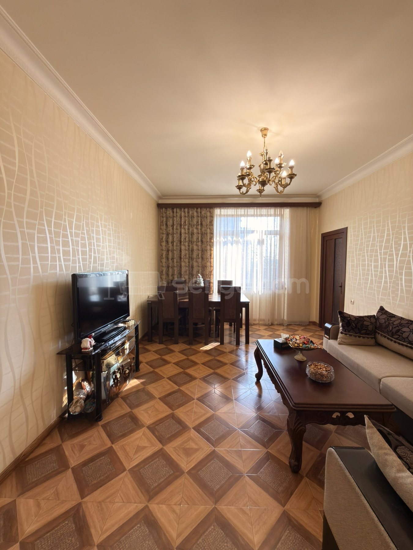 3 Սենյականոց Բնակարան Քարե Շենքում, 60քմ, 2/5 հարկ, Կապիտալ Վերանորոգված