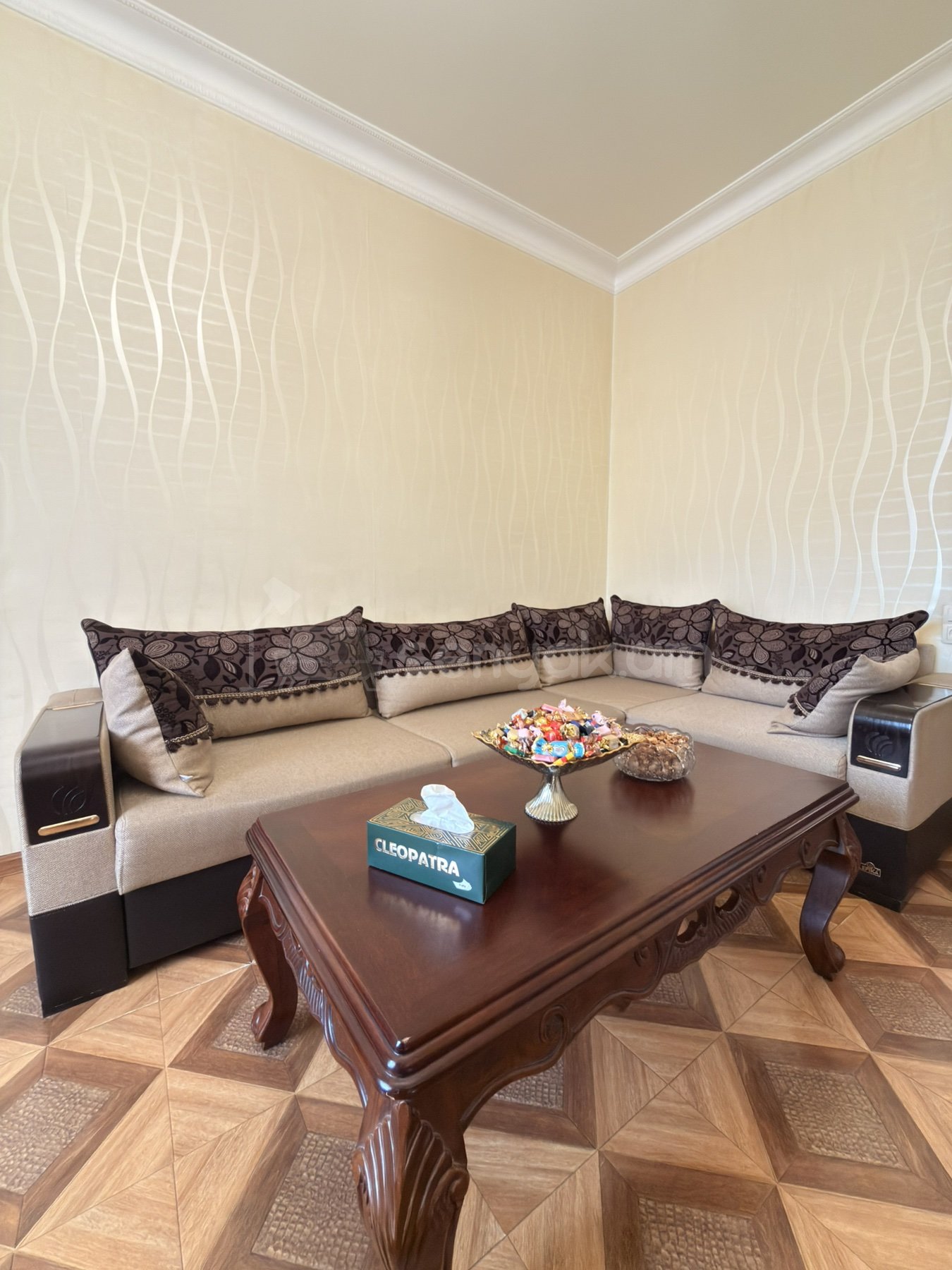 3 Սենյականոց Բնակարան Քարե Շենքում, 60քմ, 2/5 հարկ, Կապիտալ Վերանորոգված