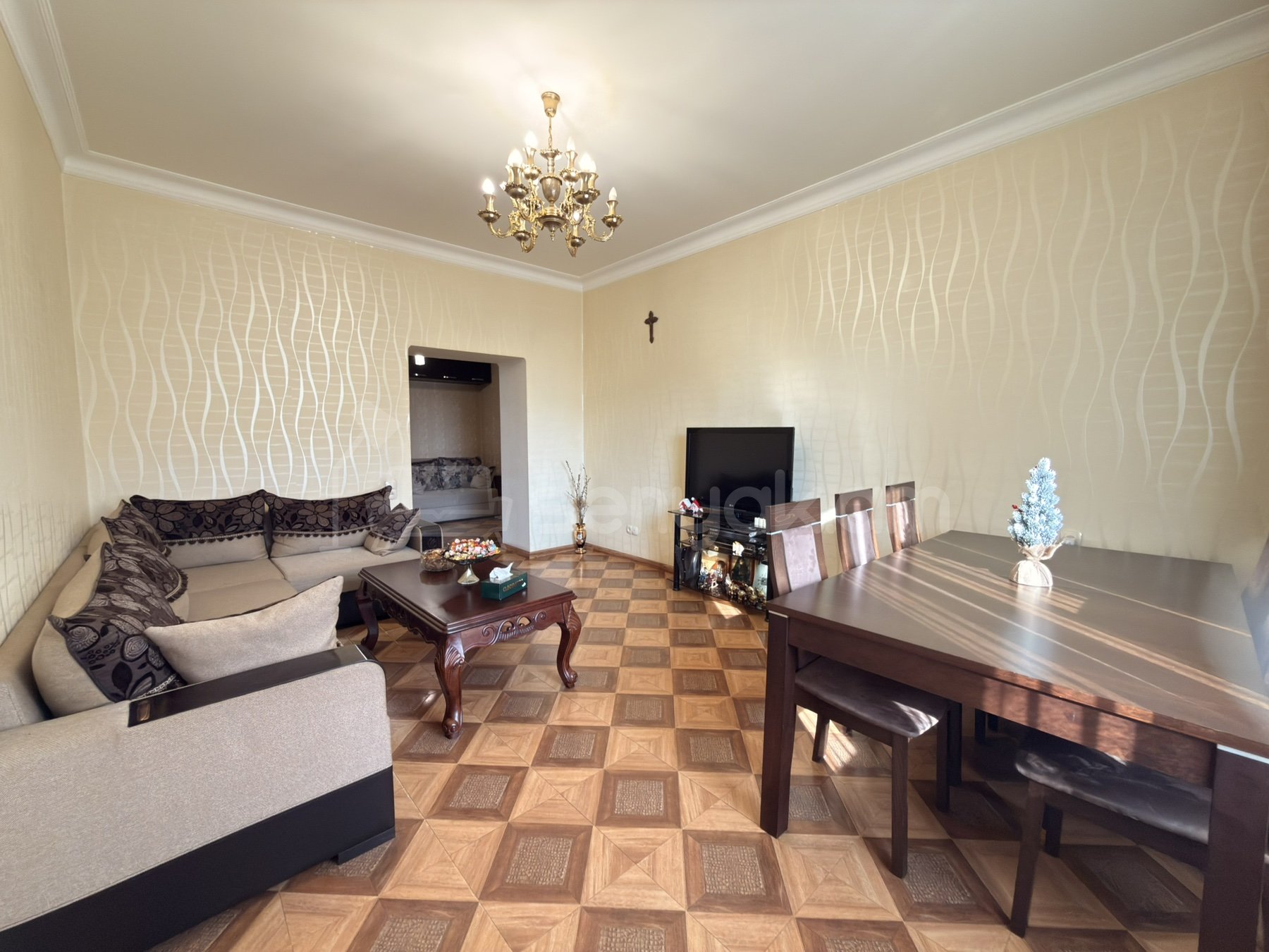 3 Սենյականոց Բնակարան Քարե Շենքում, 60քմ, 2/5 հարկ, Կապիտալ Վերանորոգված