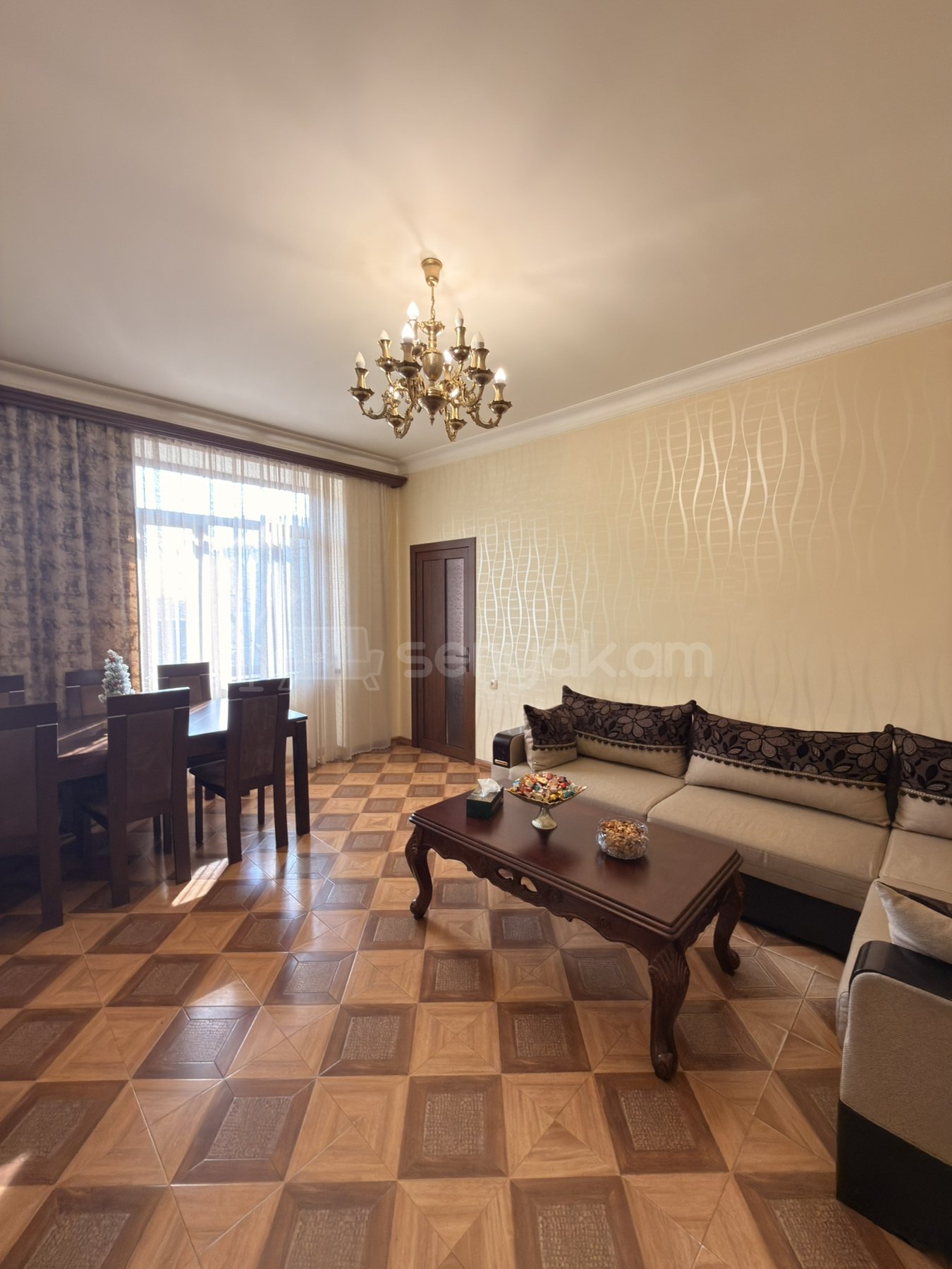 3 Սենյականոց Բնակարան Քարե Շենքում, 60քմ, 2/5 հարկ, Կապիտալ Վերանորոգված