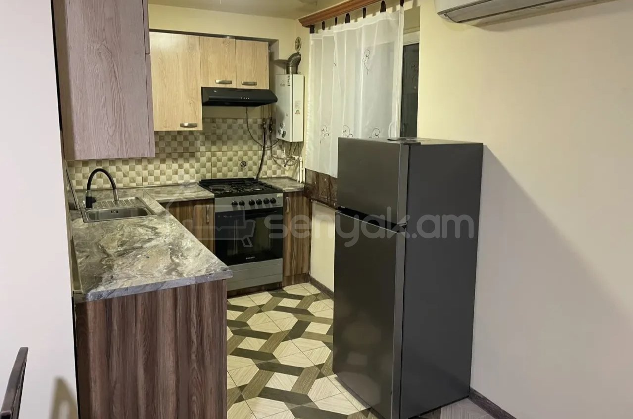 2 Սենյականոց Բնակարան Քարե Շենքում, 56քմ, 3/5 հարկ, Կապիտալ Վերանորոգված, Կահավորված, Արևկող