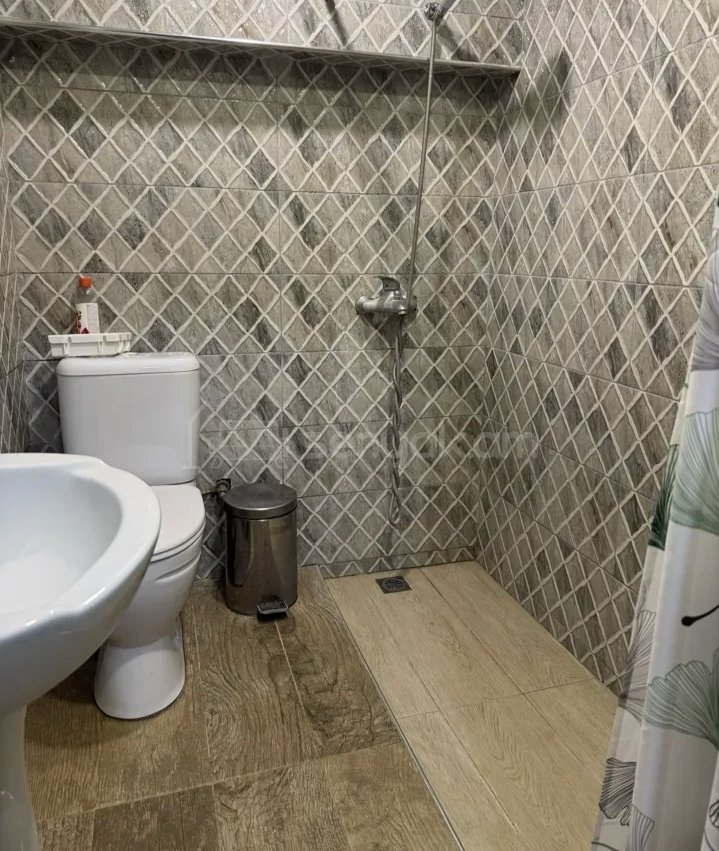 2 Սենյականոց Բնակարան Քարե Շենքում, 60քմ, 1/1 հարկ, Կապիտալ Վերանորոգված, Կահավորված, Արևկող