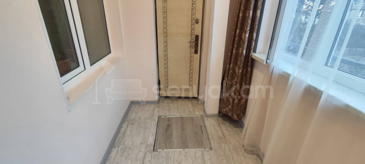 3 Սենյականոց Բնակարան Քարե Շենքում, 66քմ, 1/5 հարկ, Պետական Վիճակում