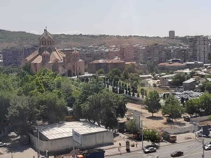 2 Սենյականոց Բնակարան Քարե Շենքում, 73քմ, 11/11 հարկ, Կապիտալ Վերանորոգված