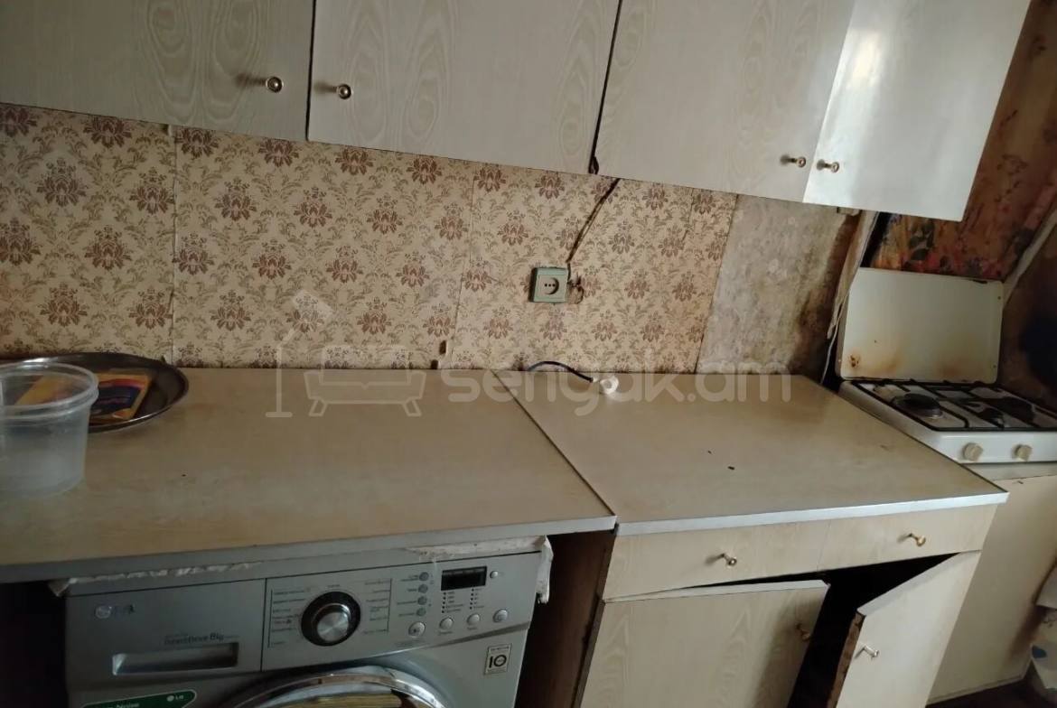 3 Սենյականոց Բնակարան, 80քմ, 1/9 հարկ, Պետական Վիճակում, Կահավորված