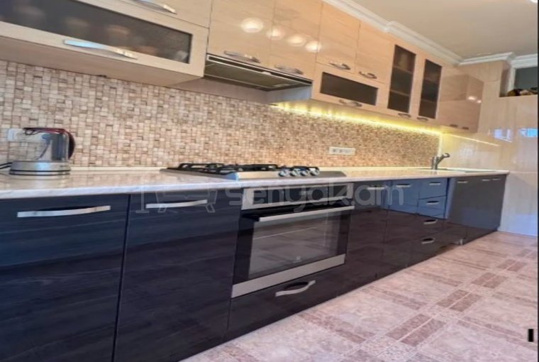 3 Սենյականոց Բնակարան Քարե Շենքում, 71քմ, 3/5 հարկ, Կոսմետիկ Վերանորոգված, Կահավորված, Արևկող